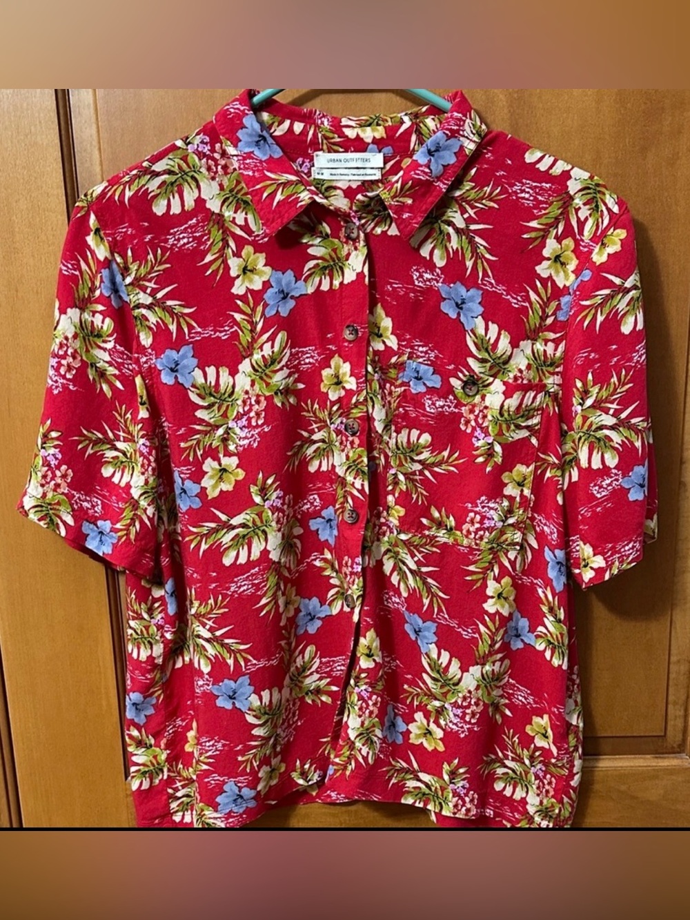 Urban Outfitters Floral Tropical Hawaiian Short Sleeve Button Up Shirt M